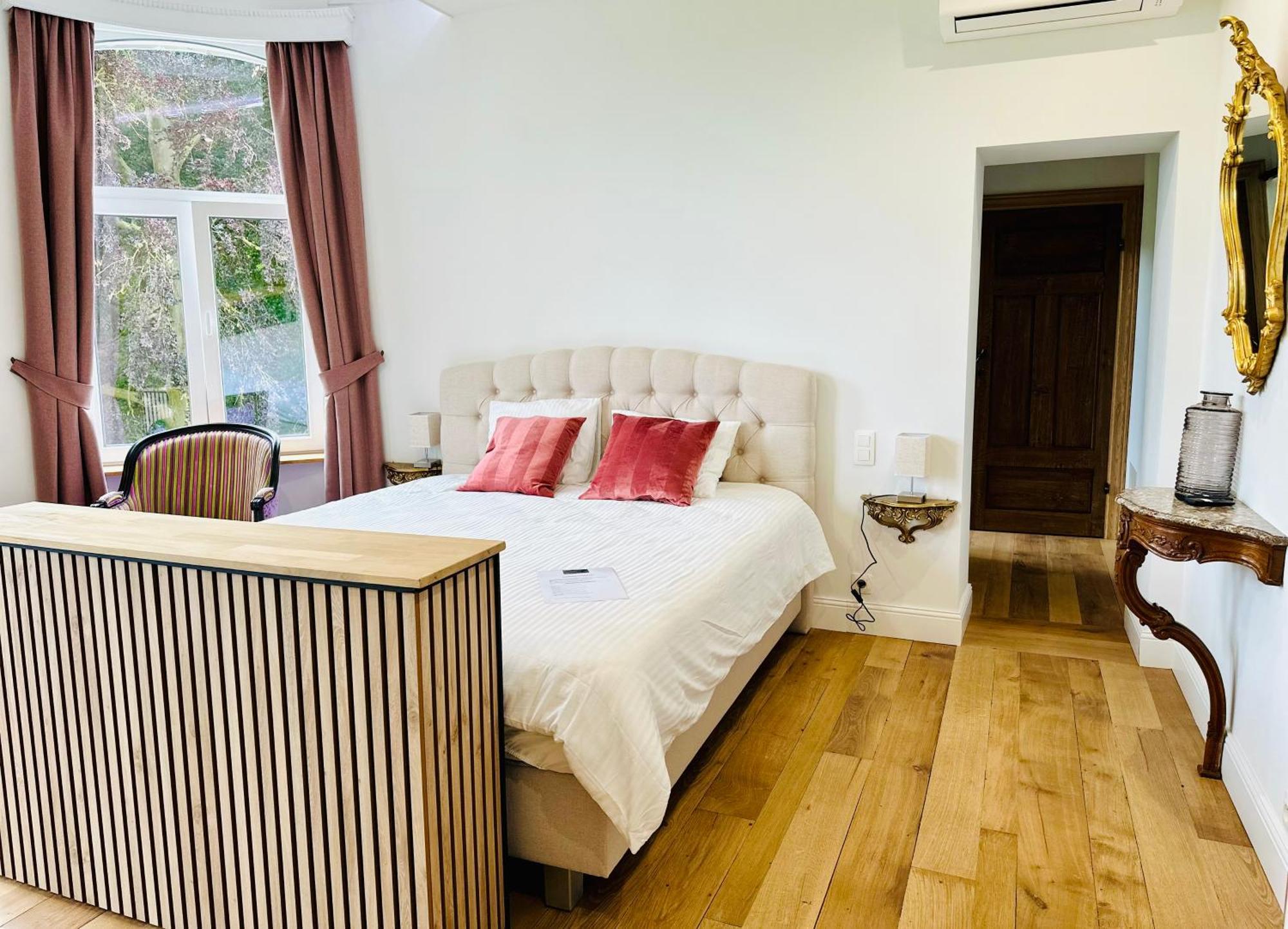 Suite Luxueuse Au Chateau De Saint Vitu 104 Tinlot Bagian luar foto